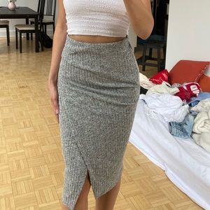 **SOLD** Super cute grey pencil skirt
